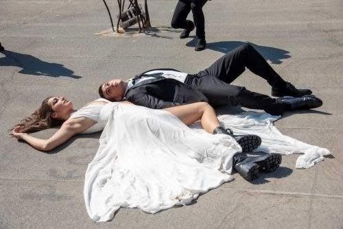 Γιώργος Κακοσαίος: Με sexy dark διάθεση στο νέο του video clip «Ούτε εχθροί ούτε φίλοι»
